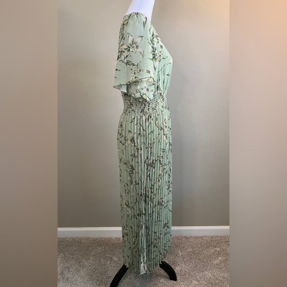 New TAYLOR Medium Floral-Print Smocked Pleated Dress - Picture 5 of 16